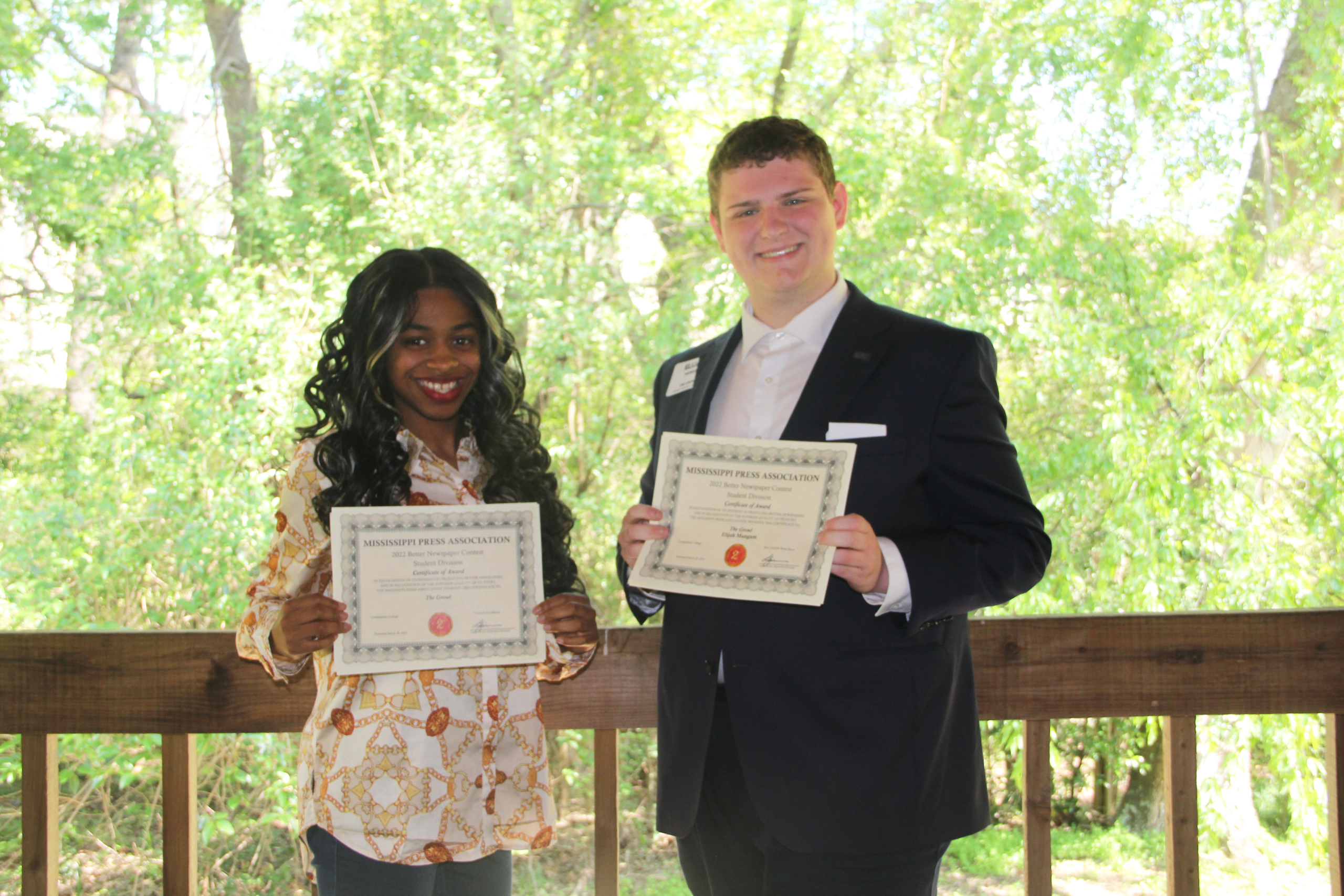 Holmes takes home 5 awards from Better Newspaper Contest