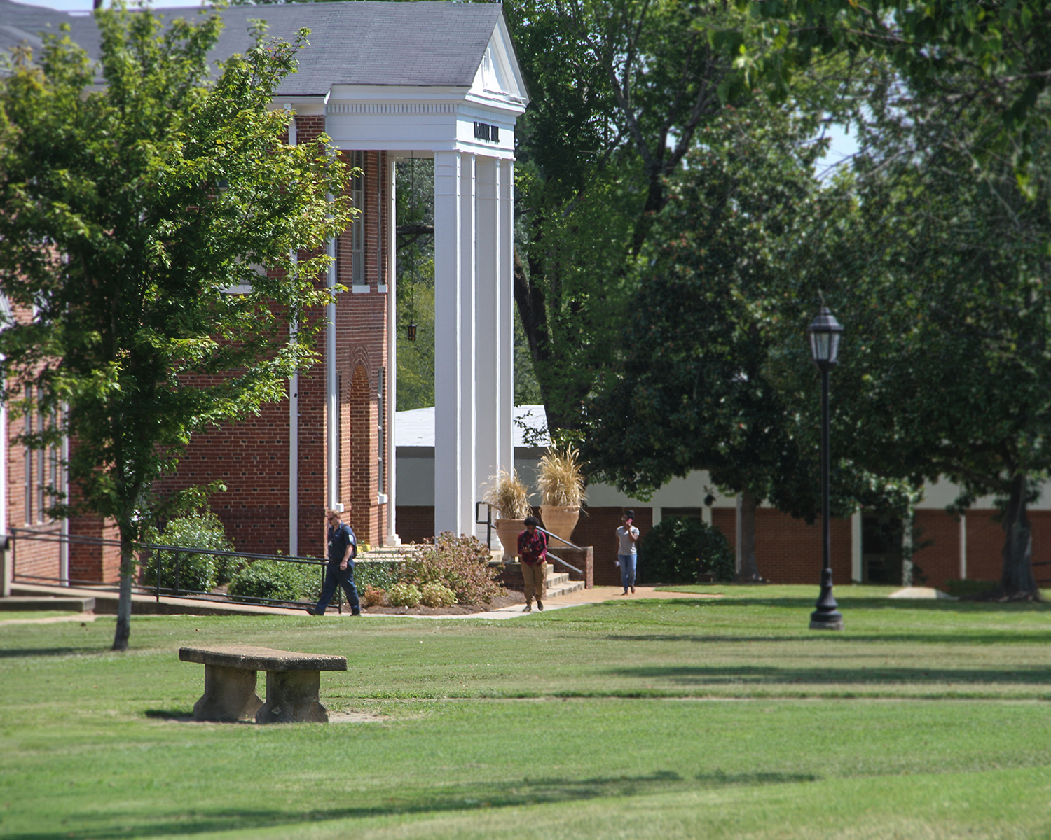 honors Holmes Community College with 3 top awards
