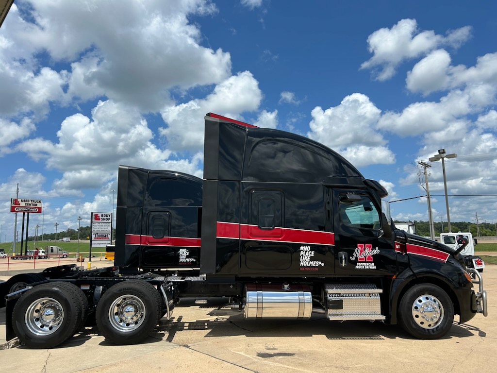 Professional Truck Driver Training Program accepting students Professional Truck Driver Training Program accepting students